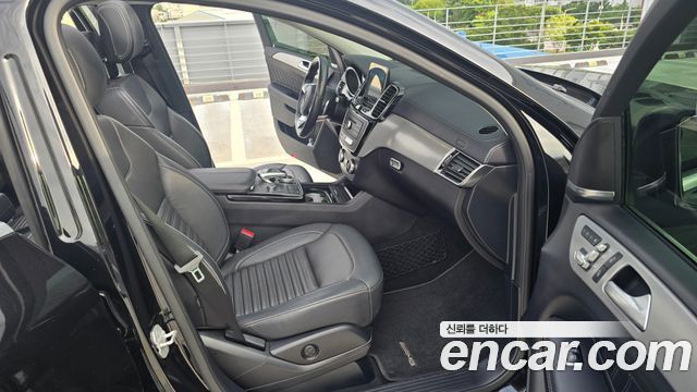 Mercedes-Benz GLE-Class 2017 — photo 13