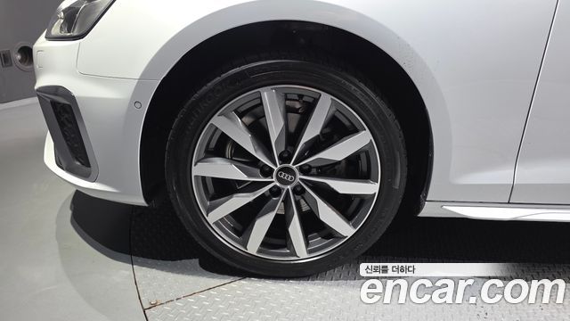 Audi A4 2023 — photo 5