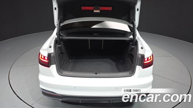 Audi A4 2023 — photo 26