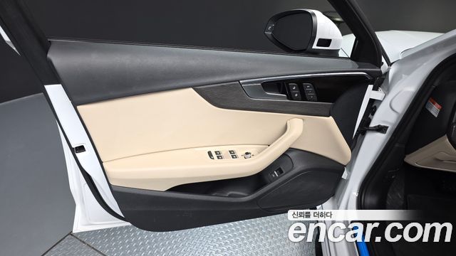 Audi A4 2023 — photo 14