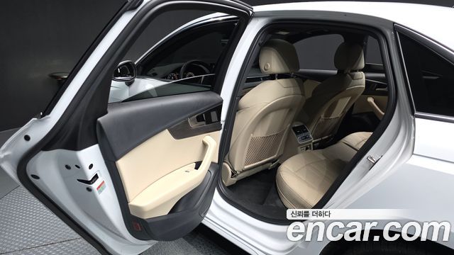 Audi A4 2023 — photo 16