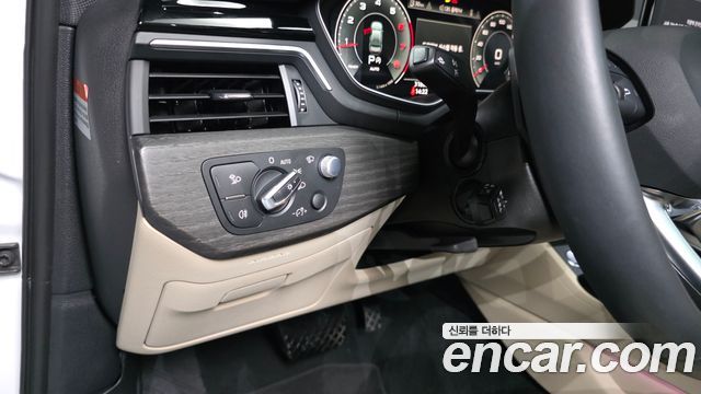 Audi A4 2023 — photo 30