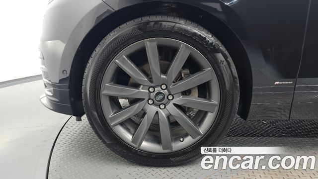 Land Rover Range Rover Velar 2018 — photo 5