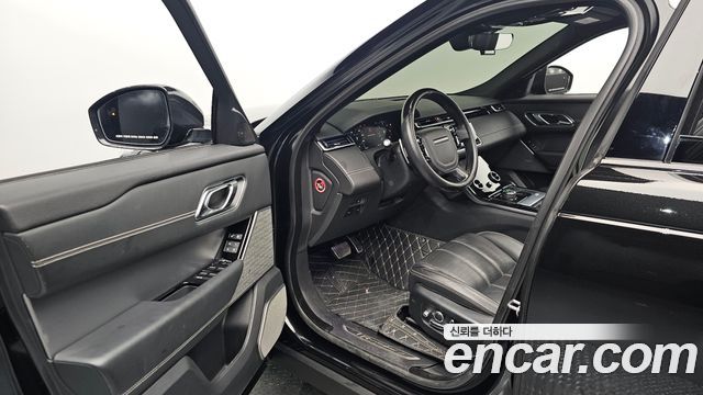Land Rover Range Rover Velar 2018 — photo 13