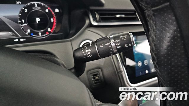 Land Rover Range Rover Velar 2018 — photo 22