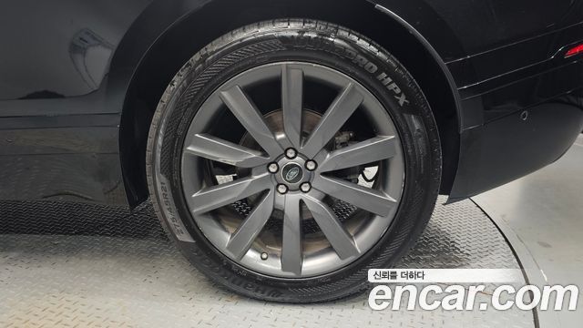 Land Rover Range Rover Velar 2018 — photo 7