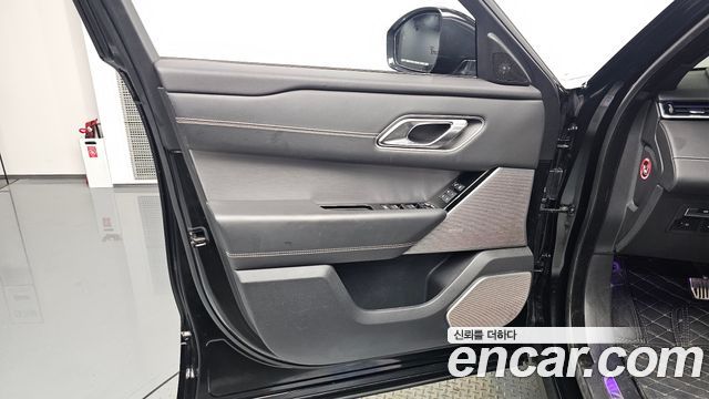 Land Rover Range Rover Velar 2018 — photo 14
