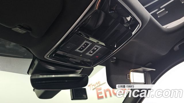 Land Rover Range Rover Velar 2018 — photo 33