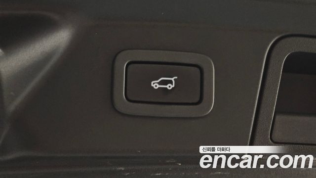 Land Rover Range Rover Velar 2018 — photo 36