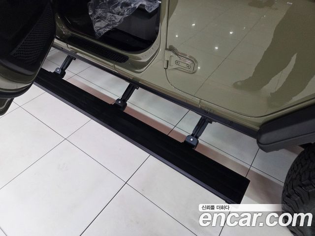 Jeep Wrangler 2025 — photo 16