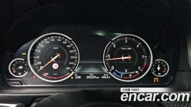 BMW 5-Series 2016 — photo 8