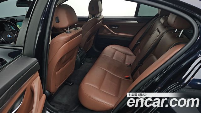 BMW 5-Series 2016 — photo 11