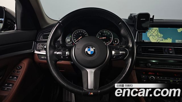 BMW 5-Series 2016 — photo 13