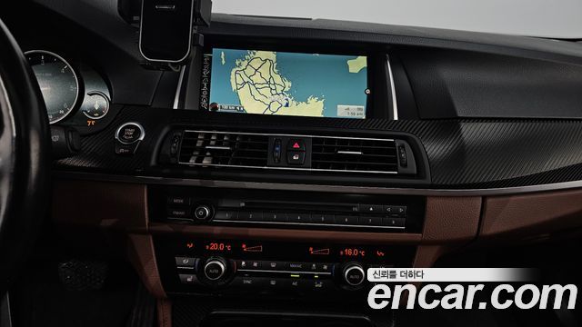 BMW 5-Series 2016 — photo 14