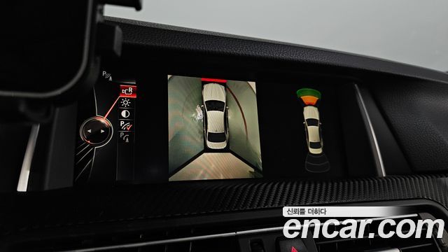 BMW 5-Series 2016 — photo 16