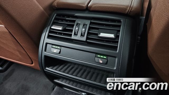 BMW 5-Series 2016 — photo 18