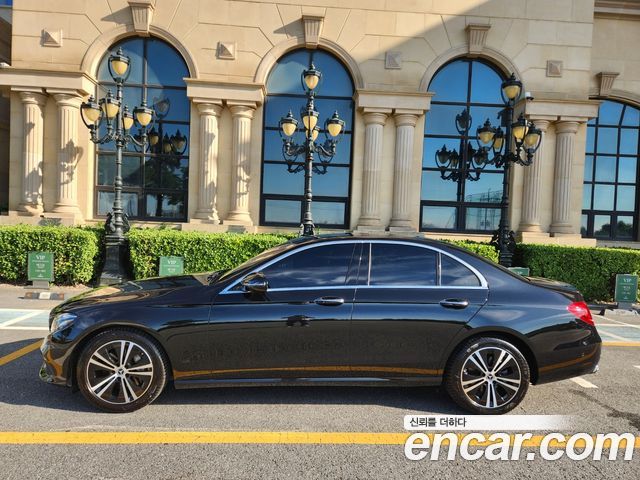 Mercedes-Benz E-Class 2020 — photo 3