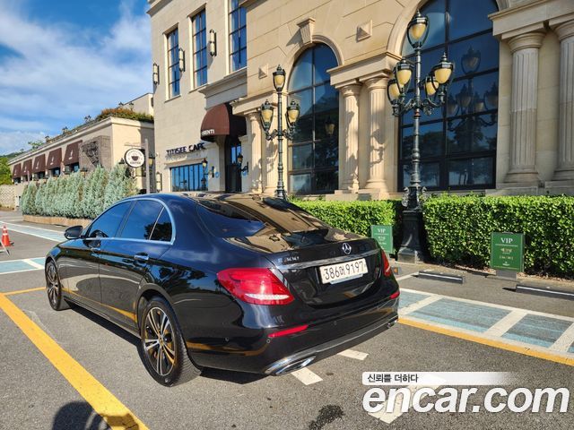 Mercedes-Benz E-Class 2020 — photo 4
