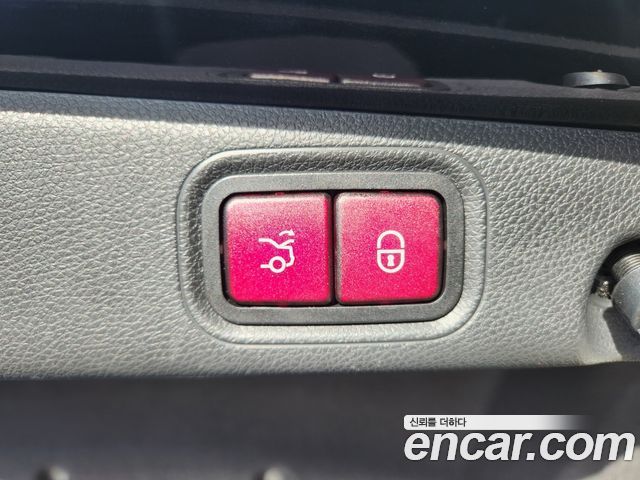 Mercedes-Benz E-Class 2020 — photo 9