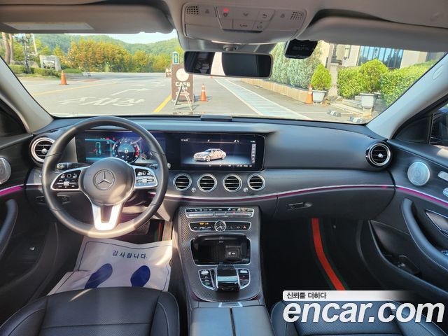 Mercedes-Benz E-Class 2020 — photo 10