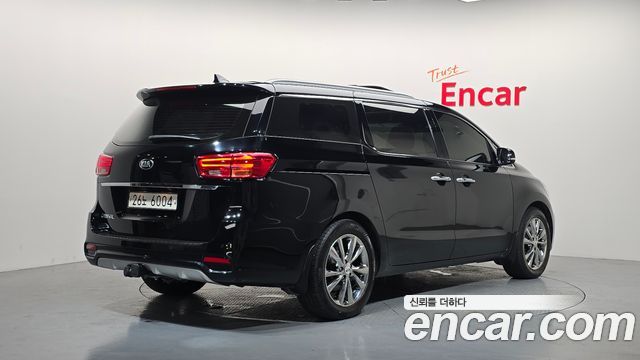Kia Canival 2019 — photo 2