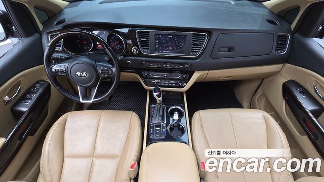 Kia Canival 2019 — photo 10