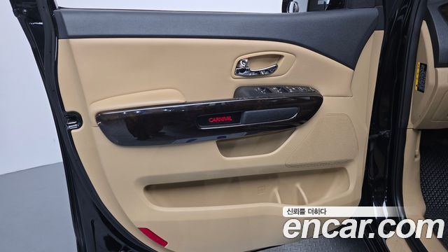 Kia Canival 2019 — photo 14