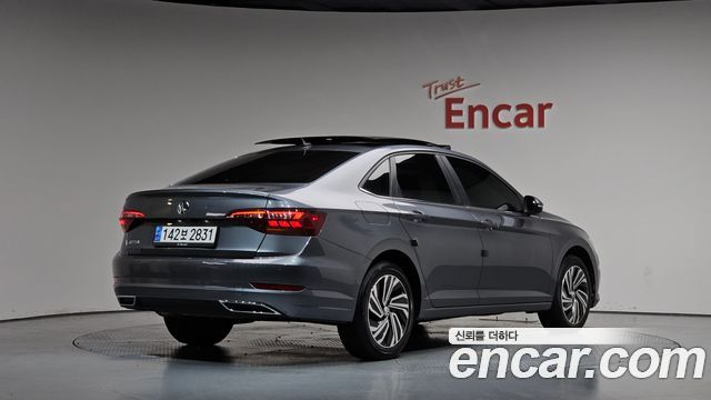 Volkswagen Jetta 2021 — photo 2