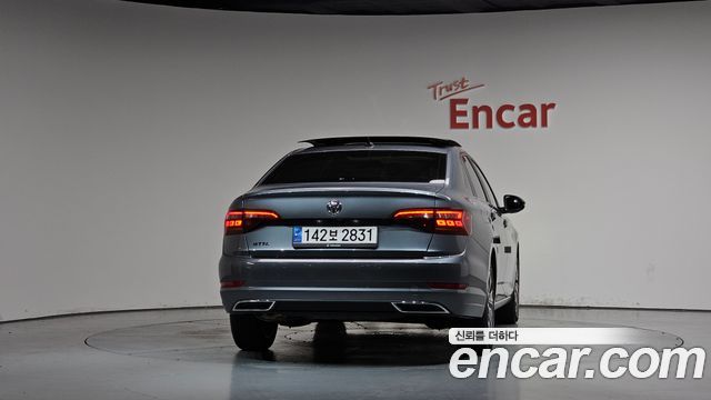 Volkswagen Jetta 2021 — photo 4