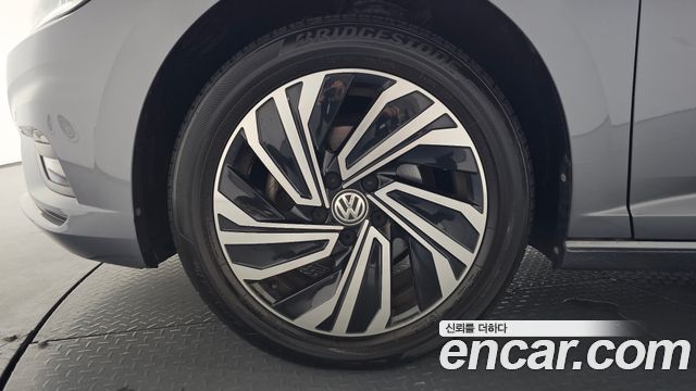 Volkswagen Jetta 2021 — photo 5