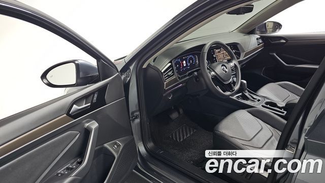 Volkswagen Jetta 2021 — photo 13