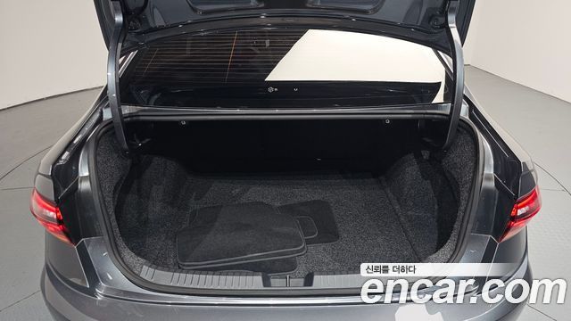 Volkswagen Jetta 2021 — photo 26