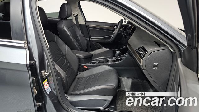 Volkswagen Jetta 2021 — photo 16