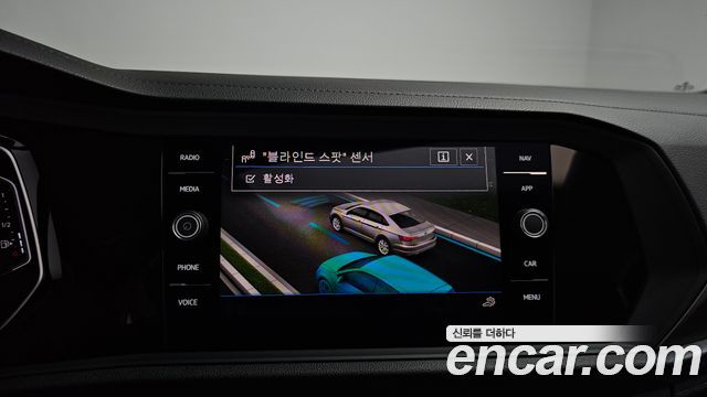 Volkswagen Jetta 2021 — photo 31