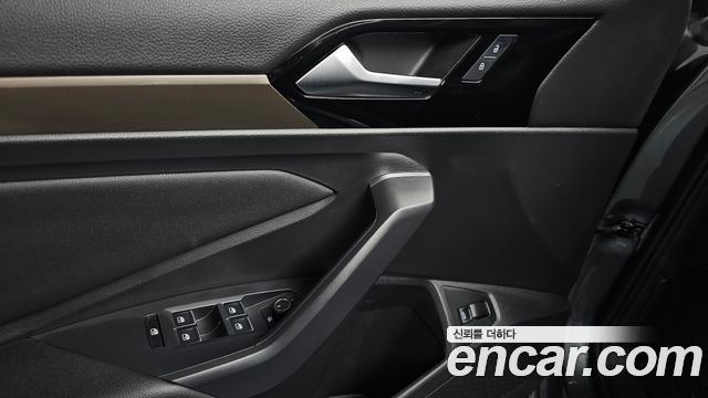 Volkswagen Jetta 2021 — photo 36