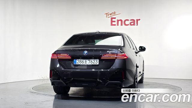 BMW 5-Series 2026 — photo 4