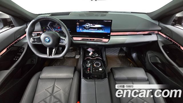 BMW 5-Series 2026 — photo 10