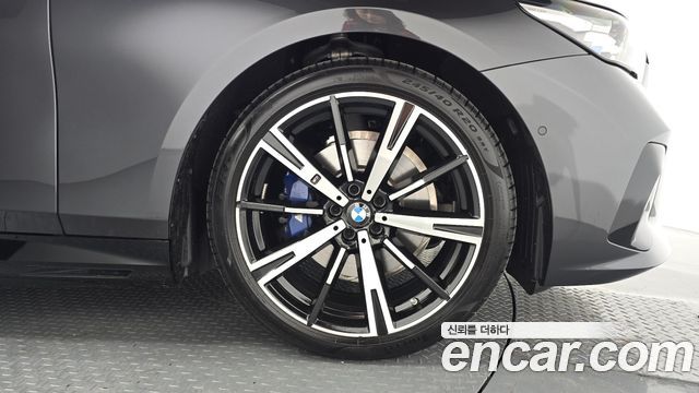 BMW 5-Series 2026 — photo 7
