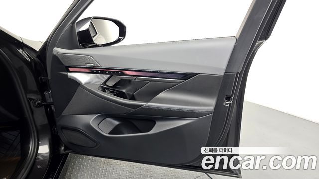 BMW 5-Series 2026 — photo 14