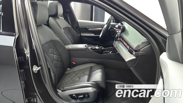 BMW 5-Series 2026 — photo 16