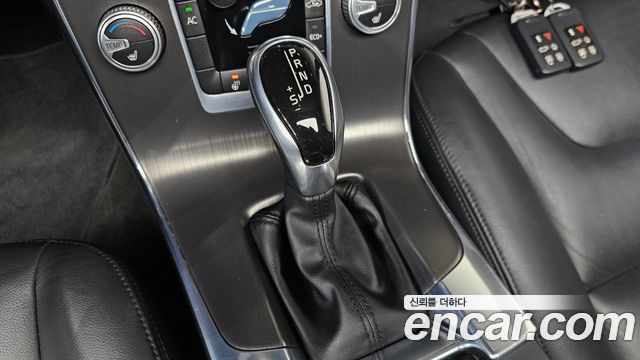 Volvo S60 2016 — photo 9