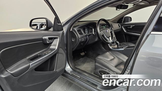 Volvo S60 2016 — photo 10