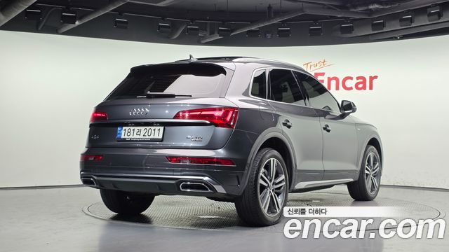 Audi Q5 2022 — photo 2