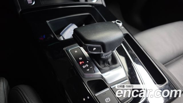 Audi Q5 2022 — photo 12