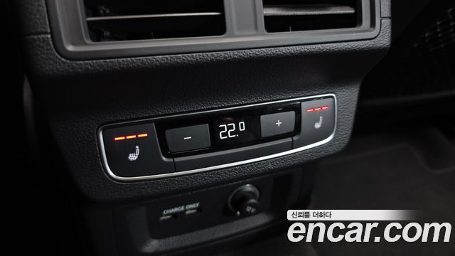 Audi Q5 2022 — photo 29