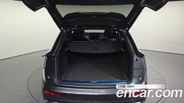 Audi Q5 2022 — photo 30