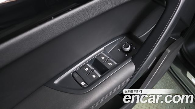Audi Q5 2022 — photo 31