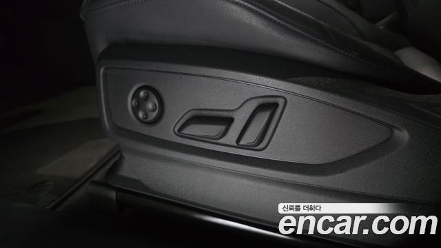 Audi Q5 2022 — photo 33