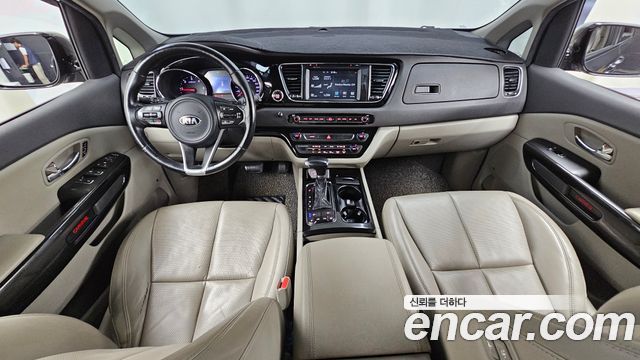 Kia Canival 2018 — photo 7