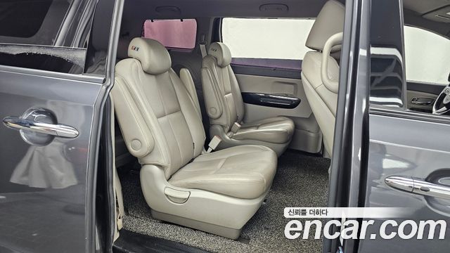 Kia Canival 2018 — photo 12